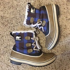 Sorel blue plaid snow boots